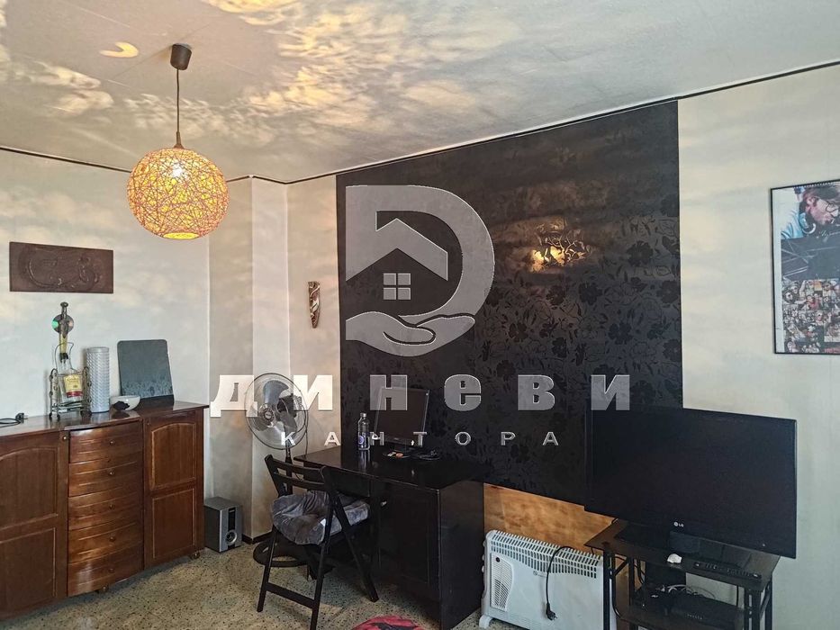 Продава се Четиристаен апартамент в Стара Загора, Център - 91 кв.м за 1208 €/кв.м - Снимка #15