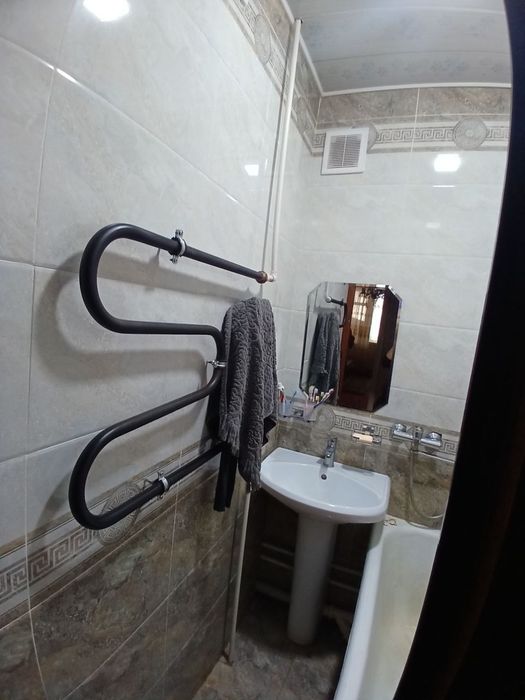 Kvartira sotiladi 2xonali