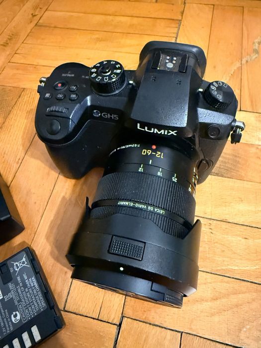 Panasonic GH5 cu obiectiv 12-60 f2.8-4