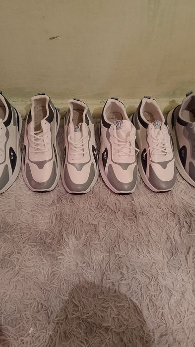 Кросовки 40.42 43 розмеры