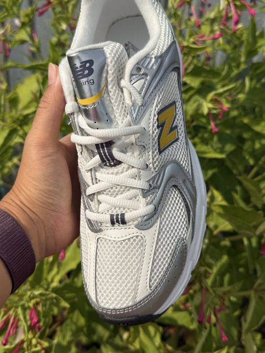 Продам New Balance 530