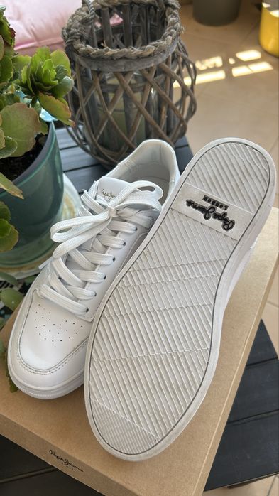 Бели кожени маратонки Pepe Jeans