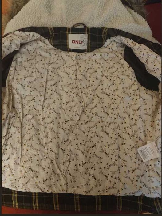 Късо зимно яке ONLY