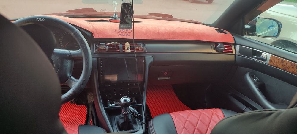 Продам Ауди А6С5 двигатель 1.8 год выпуска 2000