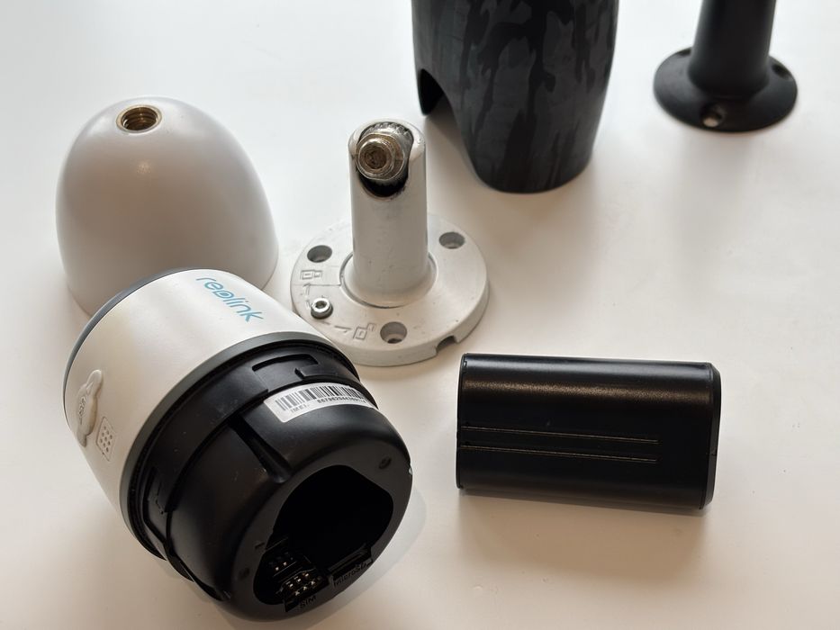 Camera supraveghere 4g Reolink Go 2k cu panou solar