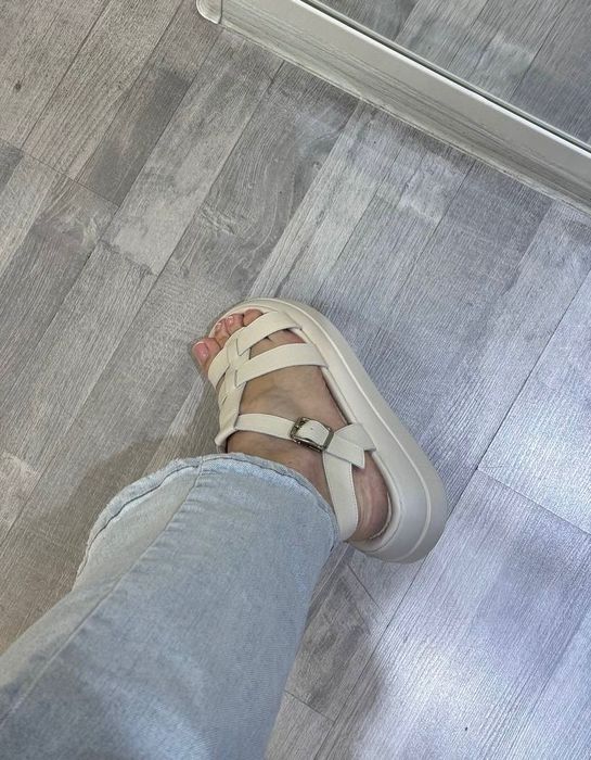 Продаю босоножки 40 размер