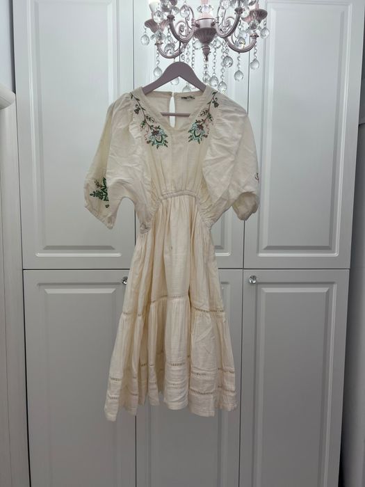 Vand rochie cu broderie pentru fete 9-16 ani