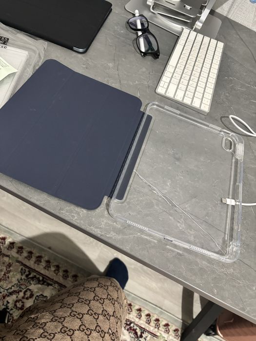 Чехол и стекло на айпад 10,11