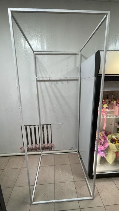 Продам рейл, манекены, примеречную