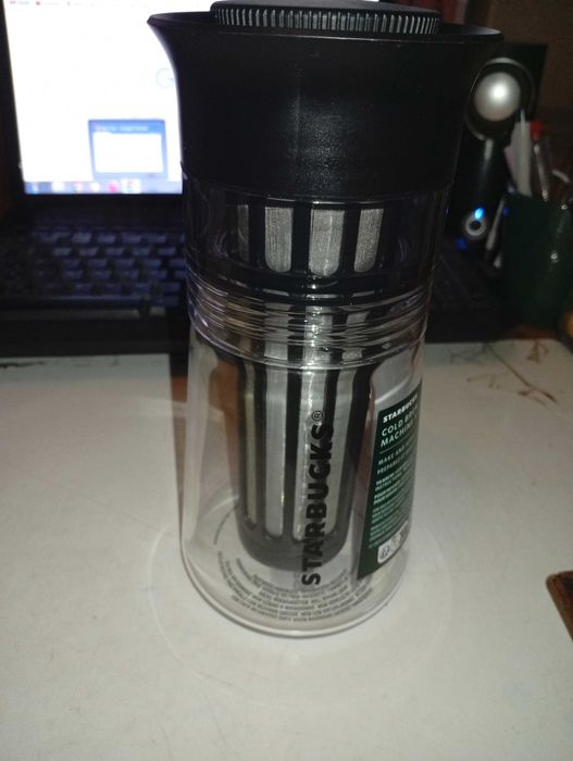 STARBUCKS Cold Brew Coffee Maker / recipient 710 ml pentru prepararea cafelei reci , 100% Original , Nou fara cutie .