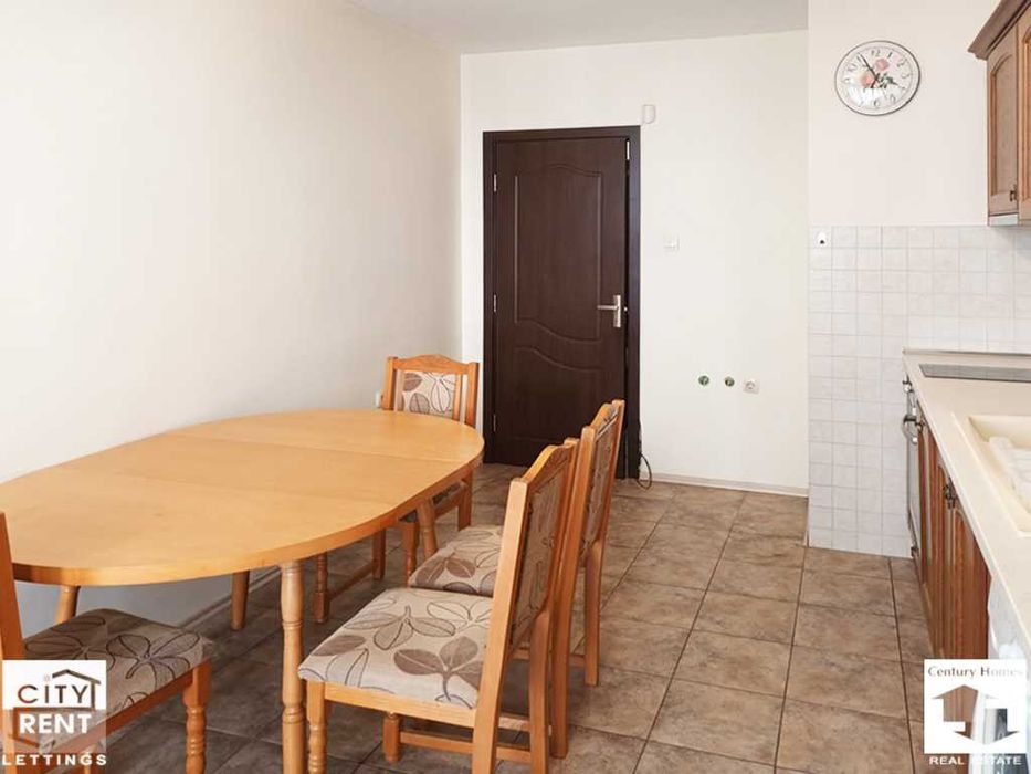 104988 Обзаведен тристаен апартамент в широкия център на В. Търново