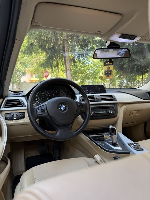 BMW SERIA 3 f30 2012 automat 318d