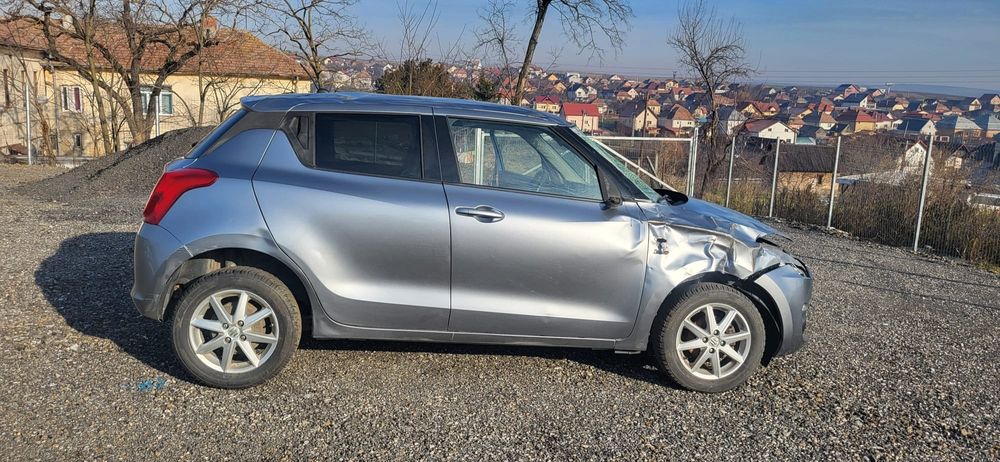 Suzuki Swift 2018 1.3i  4x4 AVARIAT 64000km