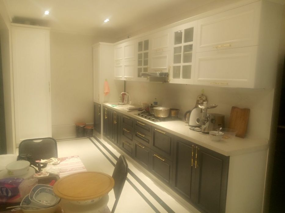 Кухони гарнитур шпон акрил на заказ