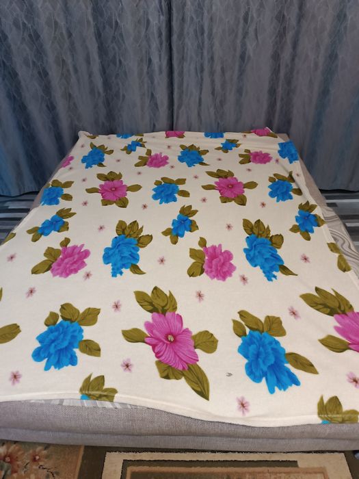 Продам диван очень удобный.