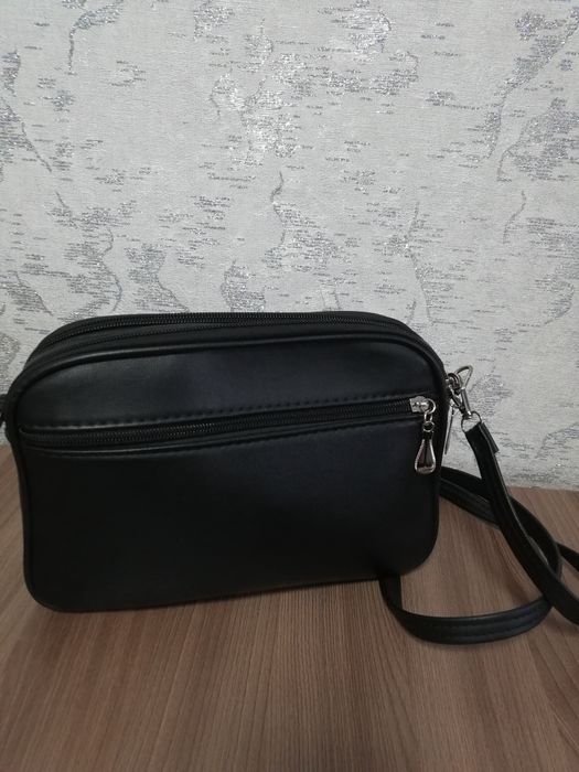 Продам женские сумки .