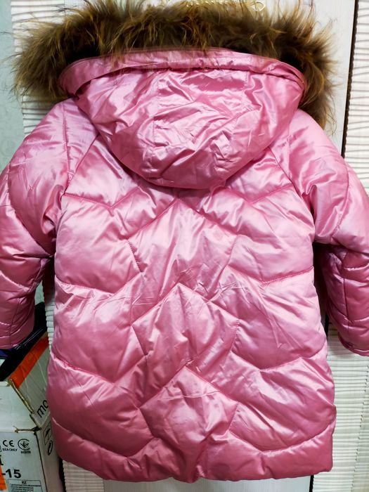 Продам комбинезон для девочки. На 3-4 года.Зима