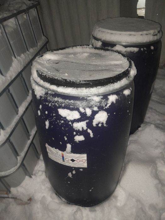 Бочка кубвый  и 200 литровый