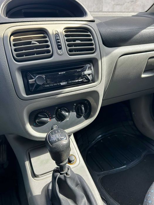 Autoturism marca Renault Symbol.