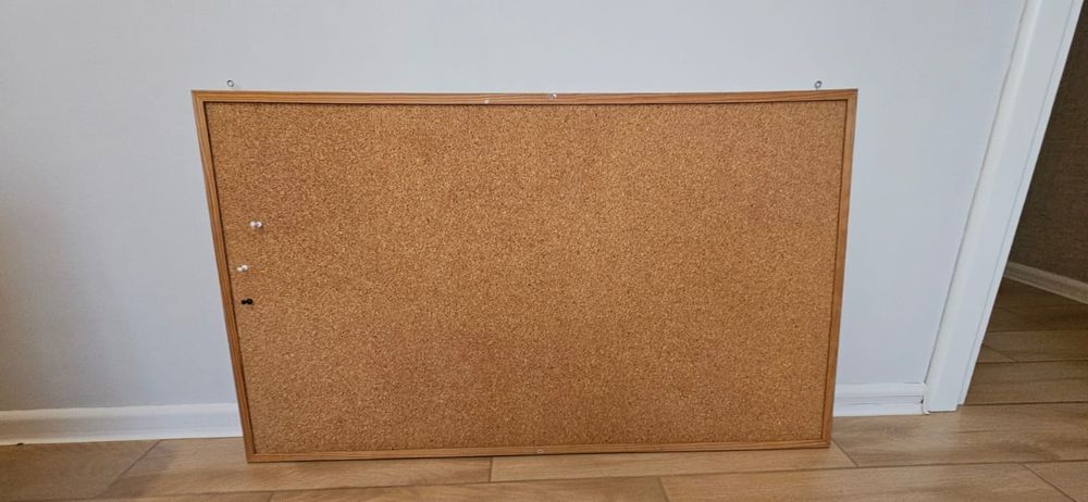 Пробковая доска для кнопок