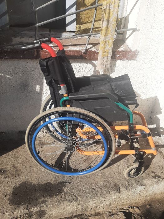 Инвалидная коляскя подросковая