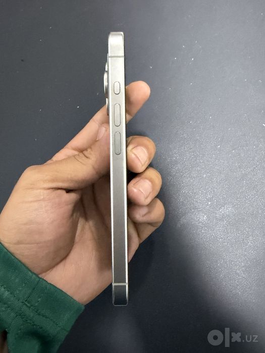 Iphone 15 pro xolati edeal aybi yoq yomkost79 1385sikl