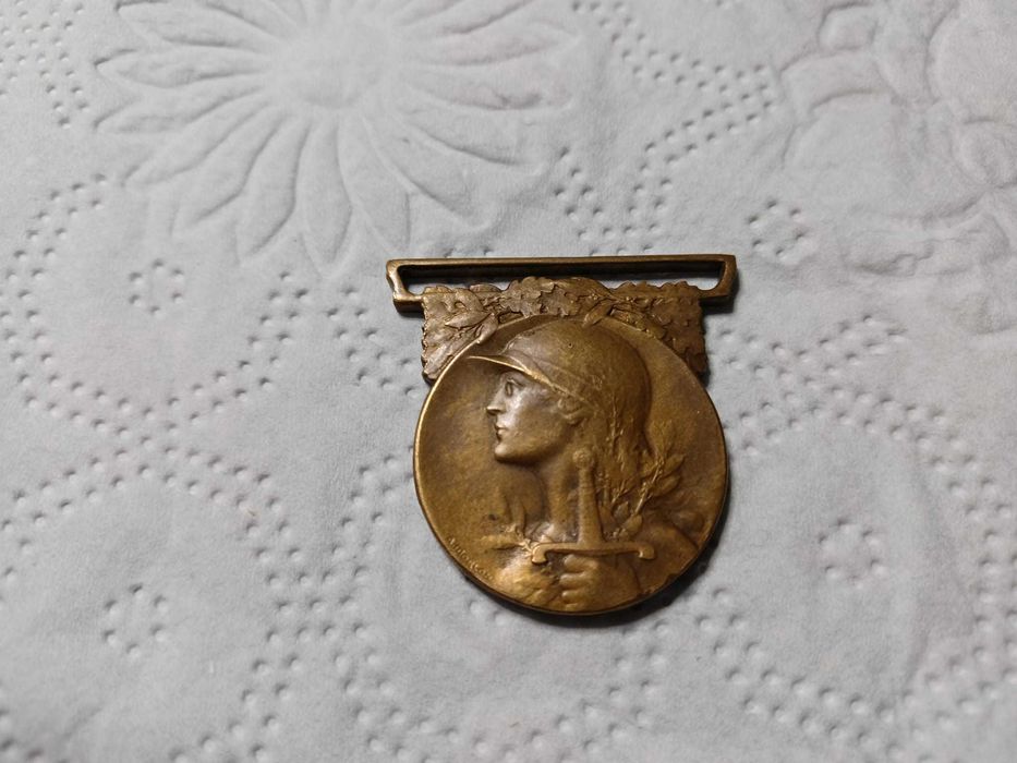 Lot vintage de 8 medalii diferite 2