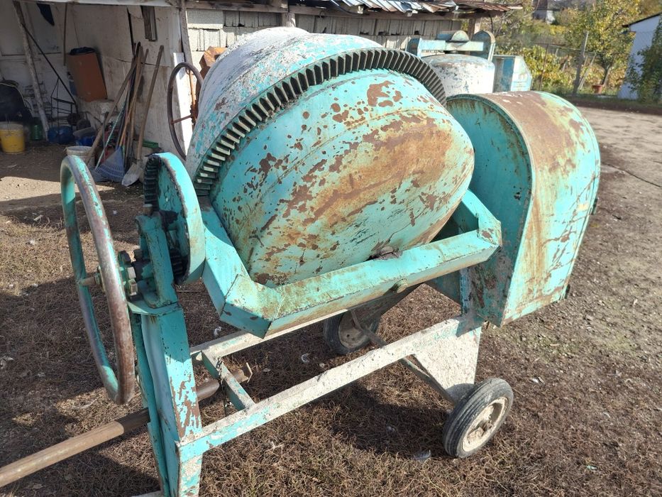 De vânzare betoniere de 180 l 250 l 300 l 350 l silențioase și pe coro