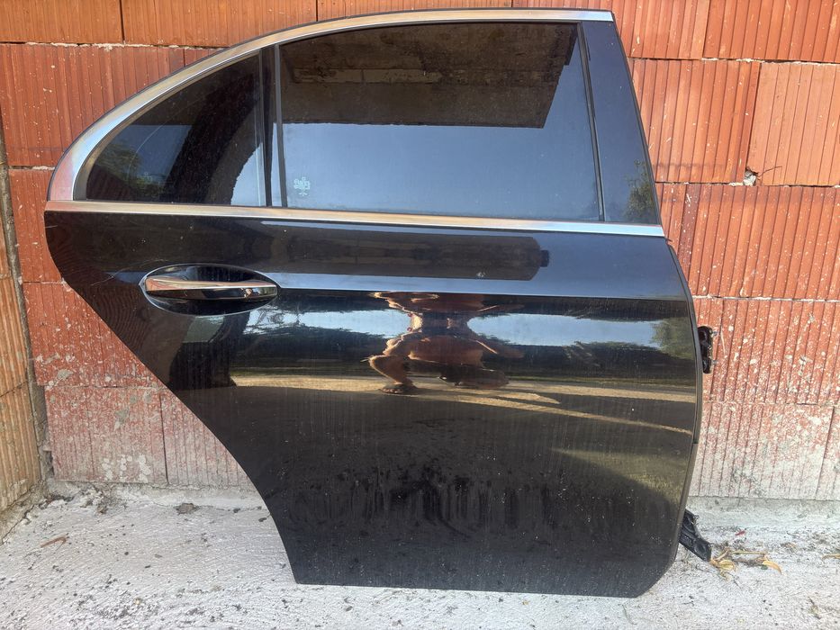 Задна дясна врата за w213 черна цвят 197