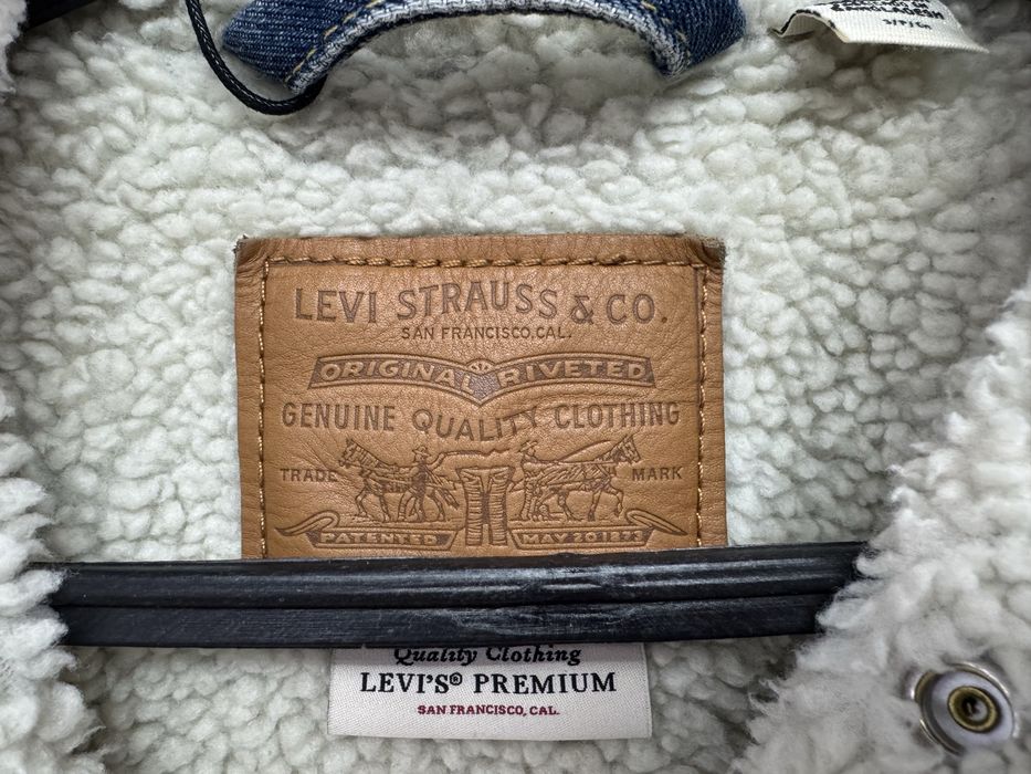 Geacă din denim Levi’s cu blană