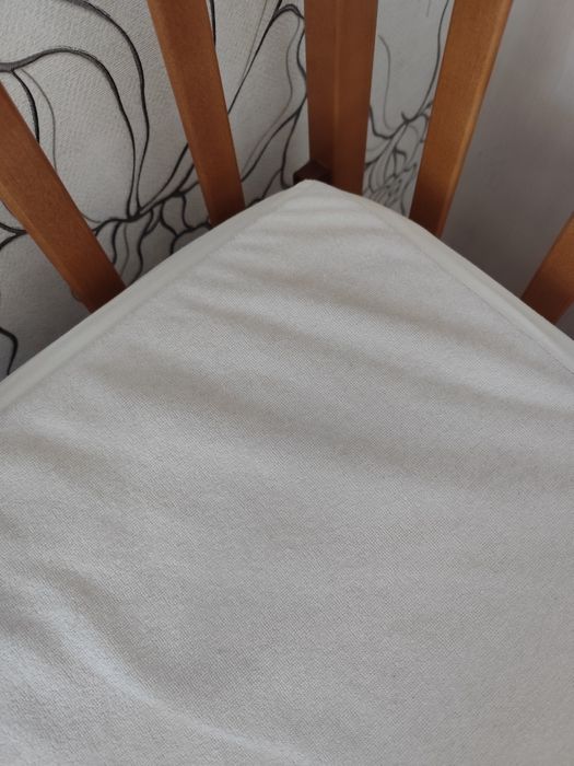 Детская кроватка-маятник