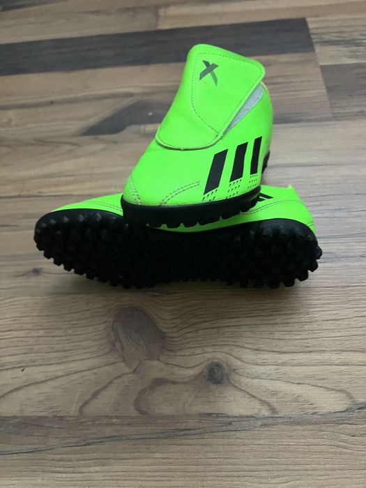 Футболни обувки адидас