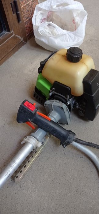 Газонокосилка бензиновая