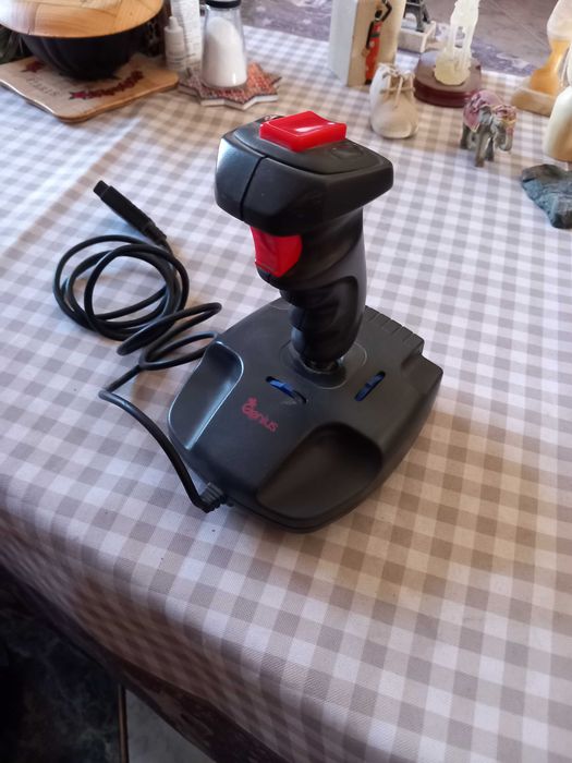 Genius Joystick J-08 / Джойстик за IBM PC