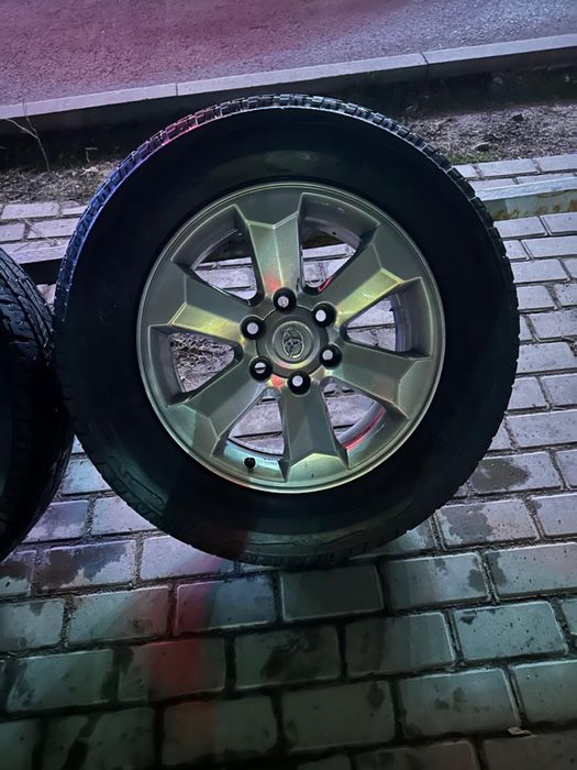 Срочно продам шины с дисками