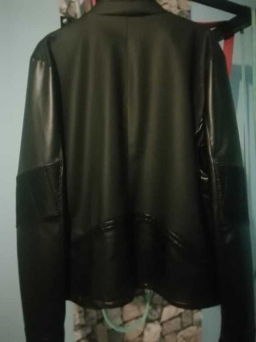 Продавам ново кожено яке