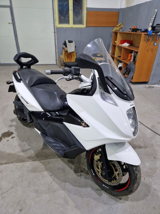 Vand scuter Gilera GP 800