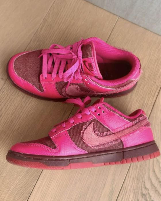 Adidasi Nike Dunk Valentines Day Collection 2022