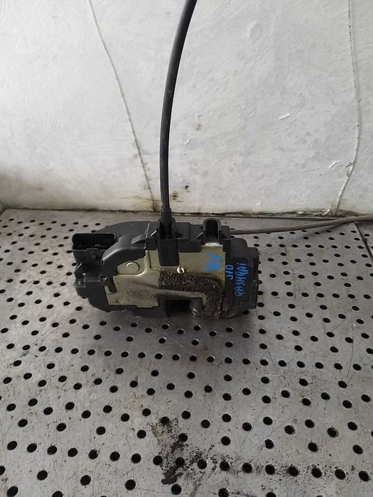 Broasca usa dreapta fata nissan qashqai j10