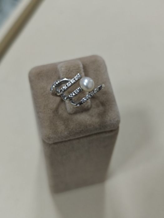 Inel cu perla aur alb 18k 3.41gr(r)