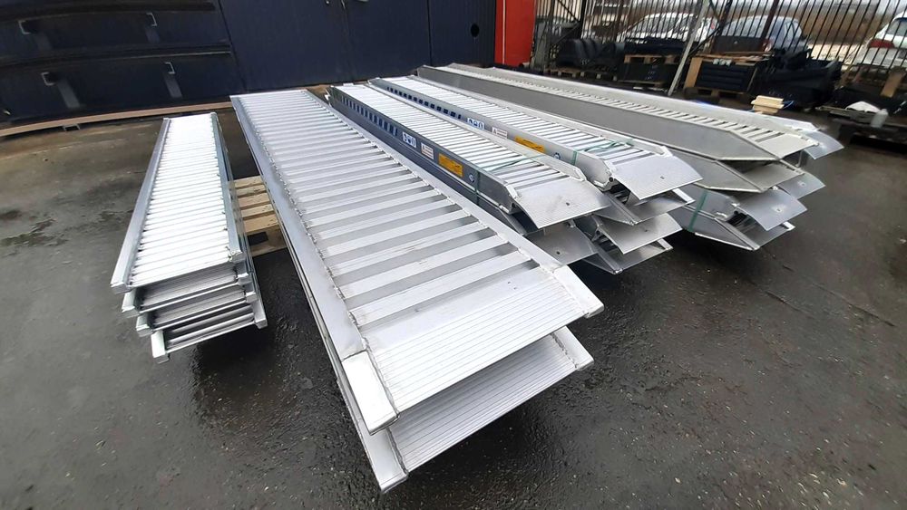 Rampe cu bordura din aluminiu 3,5m capacitate max 4580kg - Stoc Brasov
