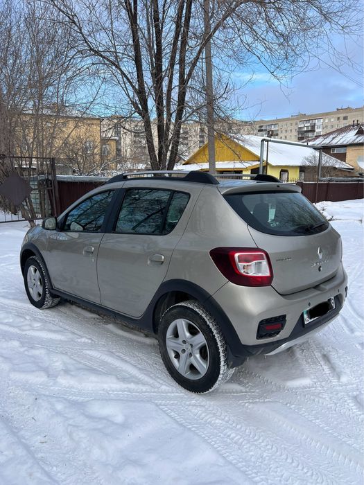 Продам Renault Sandero Stepway 2017 год
