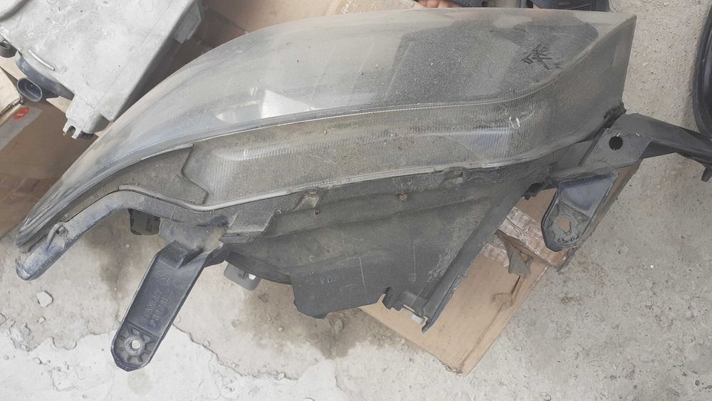 Mitsubishi outlander фары