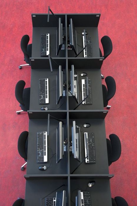 Компьютерный стол для интернет клуб