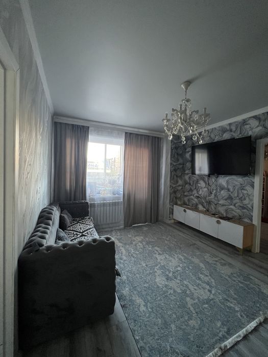 Продам квартиру Шахтеров 52 а