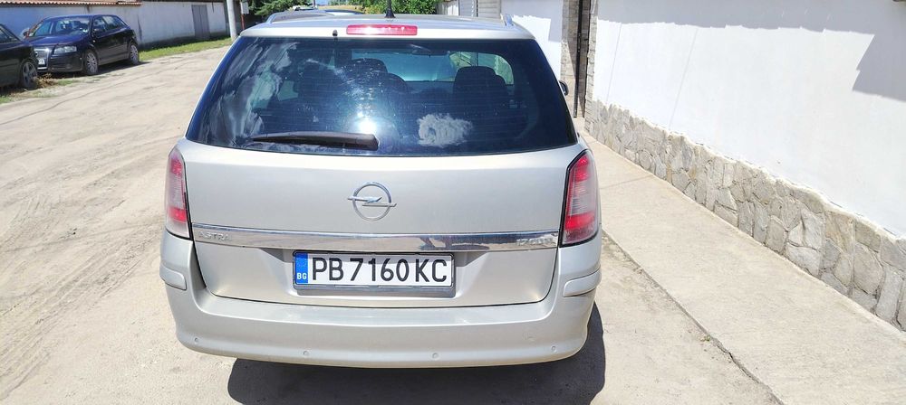 Автомобил Opel Astra