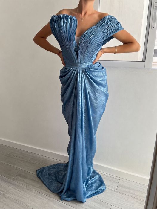 Rochie lungă baby blue de seară deosebită - mărimea M