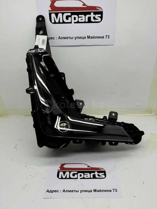 Противо-туманная фара б/у от Lexus Black Edition 2015