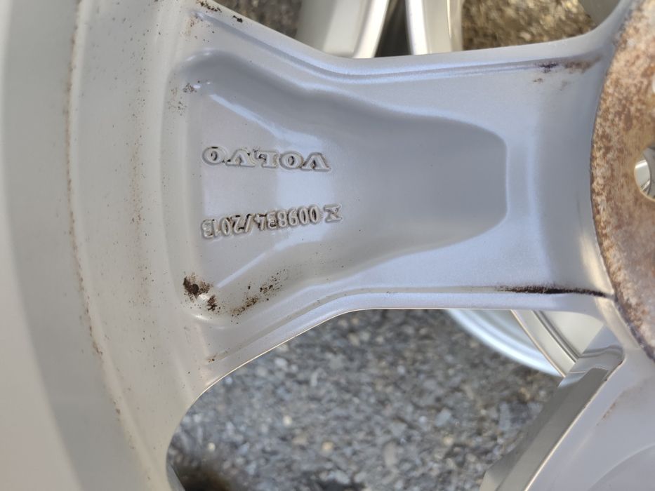 17" оригинални алуминиеви джанти за Volvo...