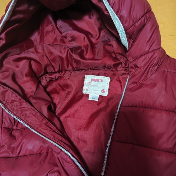 Детско пролетно - есенно яке , размер 164. Дължина около 56 см, широко